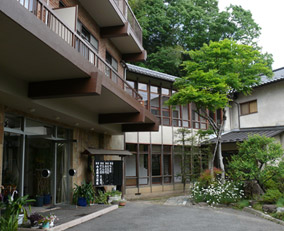 湯本館