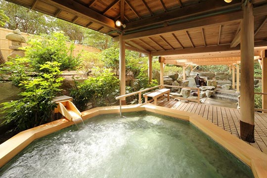鴨川館