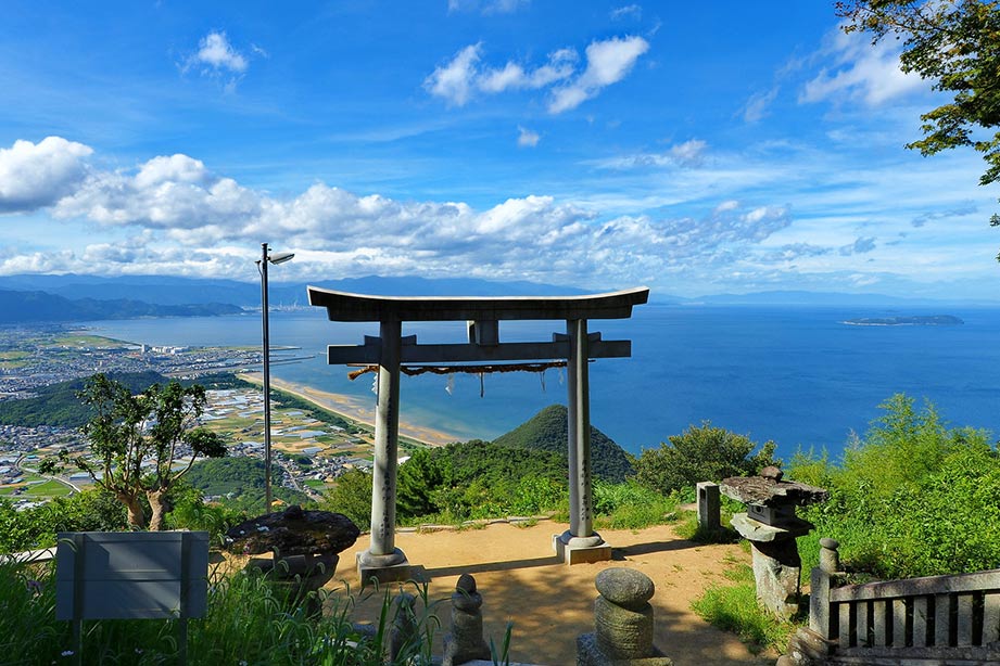 天空の鳥居 高屋神社