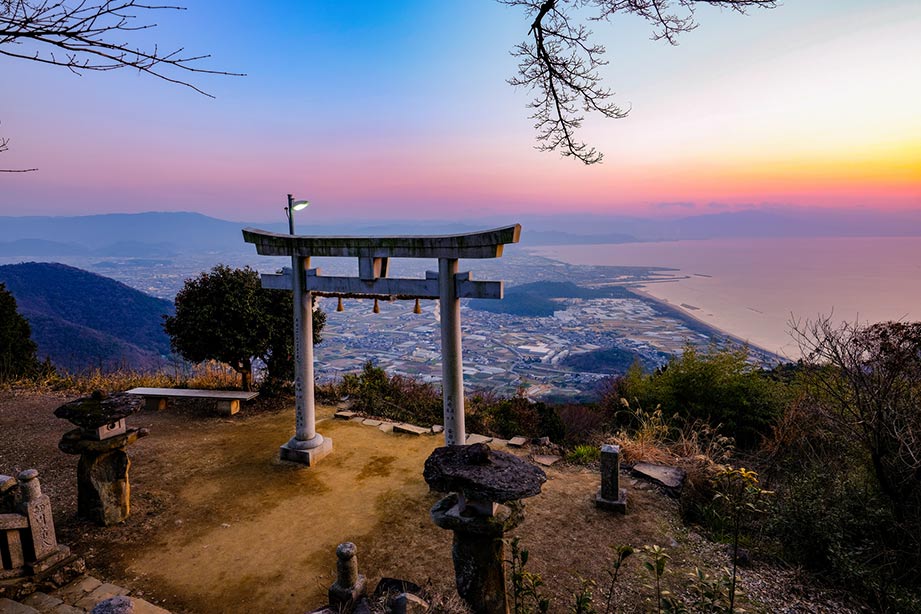 天空の鳥居　高屋神社