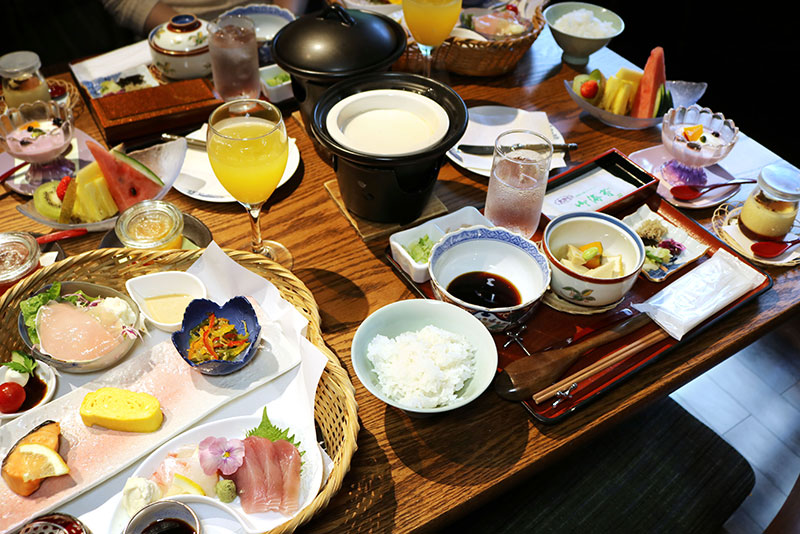 朝食