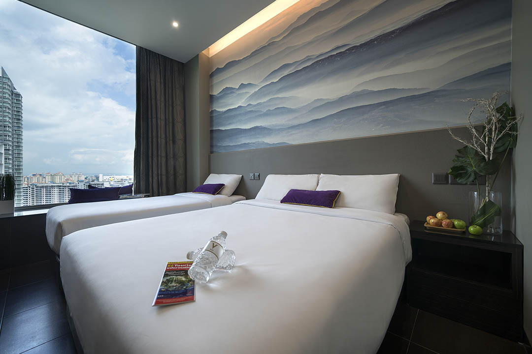 V HOTEL LAVENDER