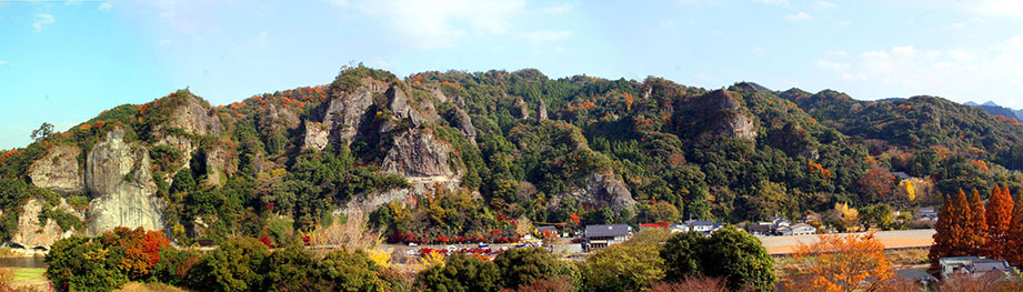 競秀峰