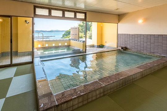 浜辺の温泉宿　かめや