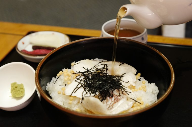 リーガロイヤルホテルのルームサービス 真鯛のだし茶漬け