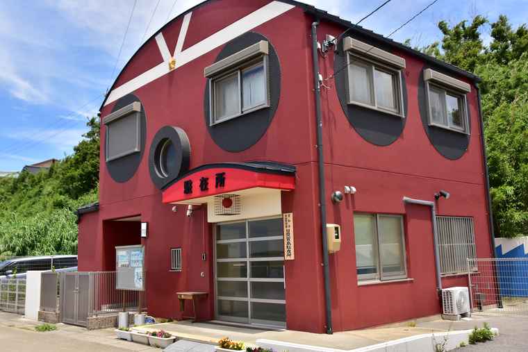 日間賀島　たこの形の駐在所