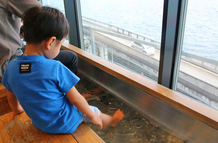 海ほたるにある「足ゆ」