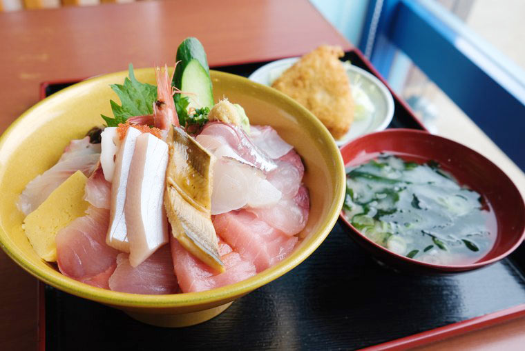 千葉県　南房総　道の駅ちくら「はな房」海鮮丼