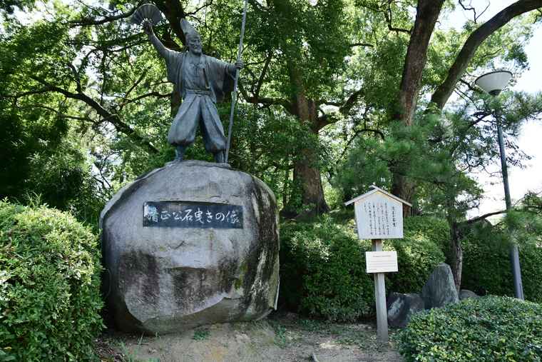 名古屋城 清正公石曳きの像
