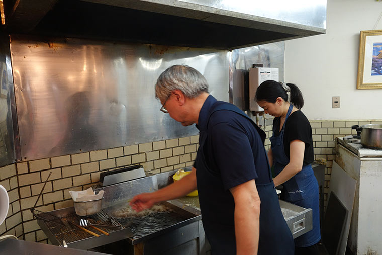 星野リゾート OMO5 東京大塚 老舗の精肉店「肉のハヤシ」
