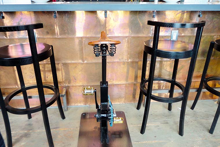 KOG BARのKOG CHAIR