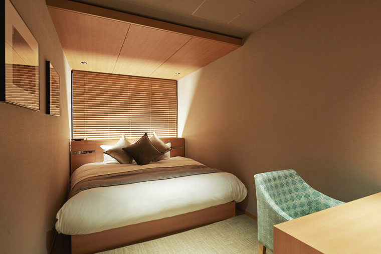 ファーストキャビン（FIRST CABIN）京橋