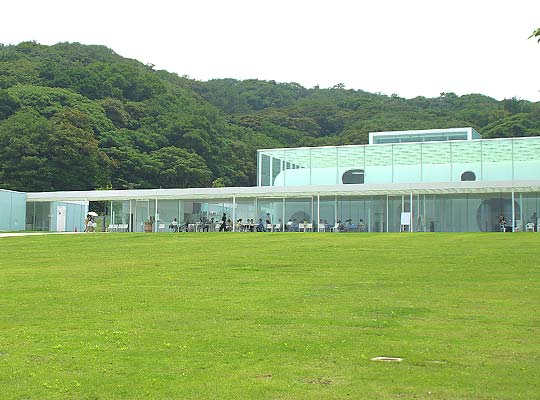 横須賀美術館