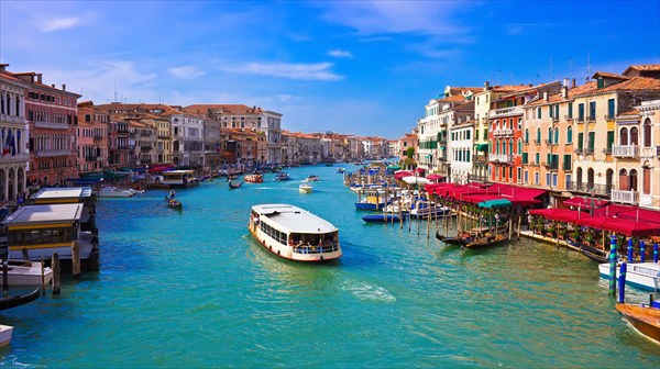 イタリア