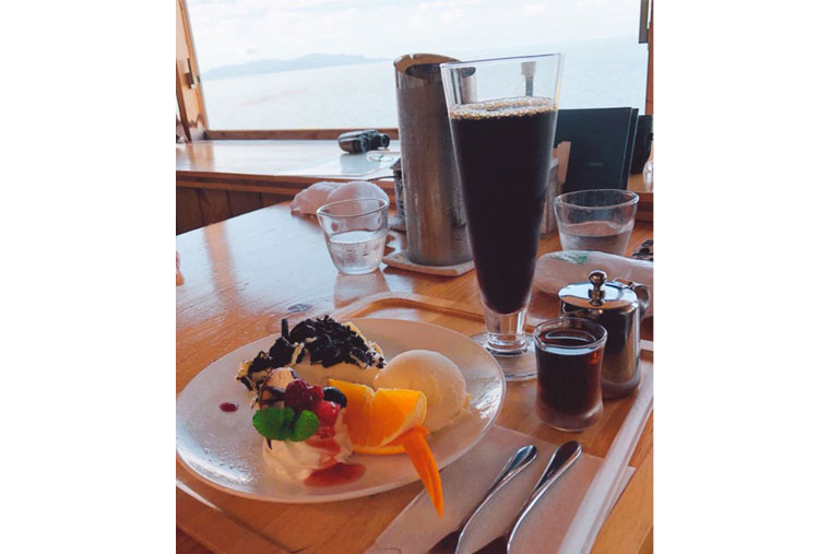 ギャラリーカフェ　風待ちの丘 ルン