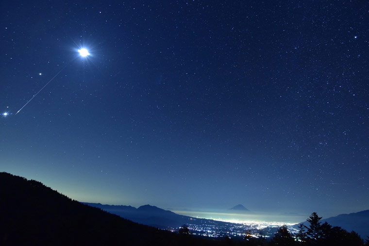 八ヶ岳の星空 （画像提供元：（一社）八ヶ岳ツーリズムマネジメント）
