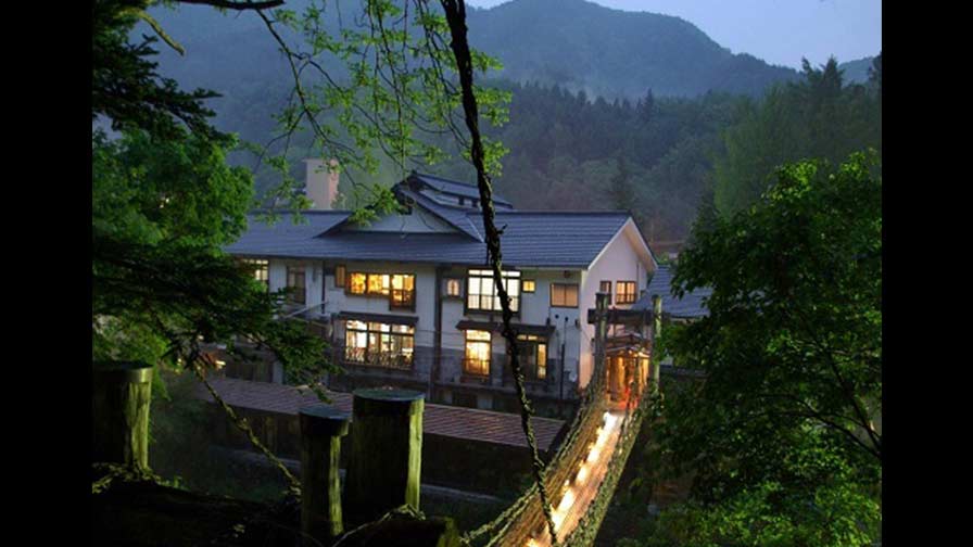 湯西川温泉 平家直孫の宿 本家伴久