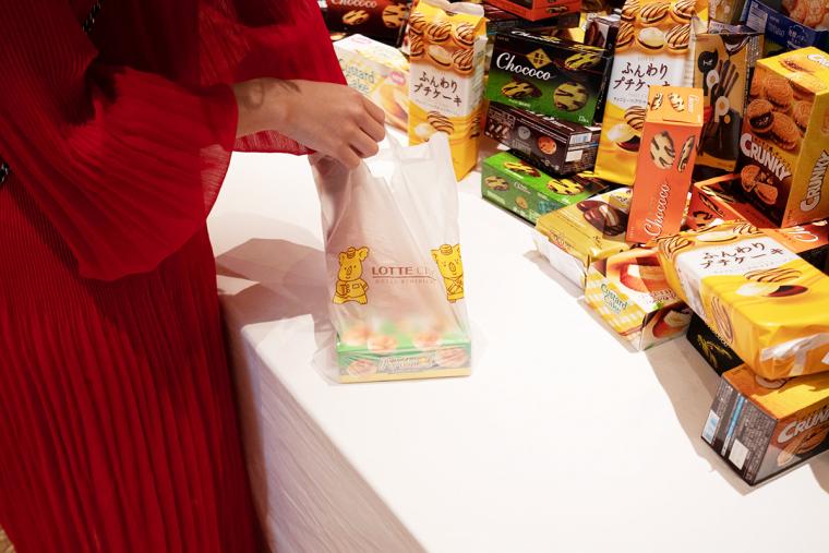 お菓子詰め放題や限定スイーツなど、コアラのマーチづくしの滞在を