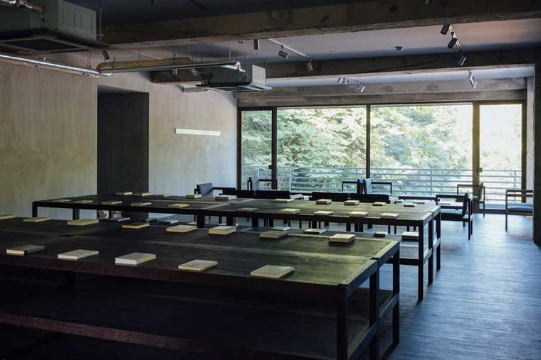 万葉公園 湯河原総湯 Books & Retreat