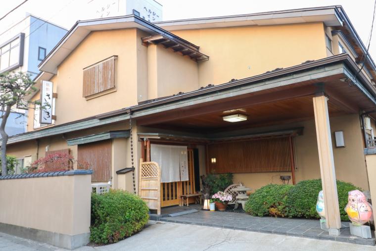 割烹旅館さつき外観