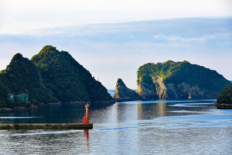 勝浦の海