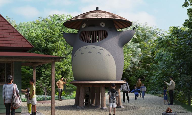 ジブリパーク　どんどこ森　トトロの形をした木製遊具