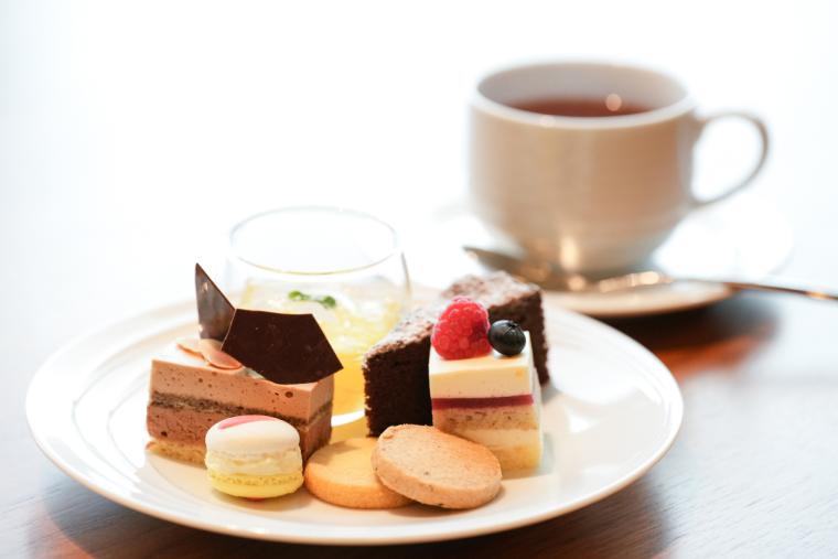 専用クラブラウンジのケーキやデザート