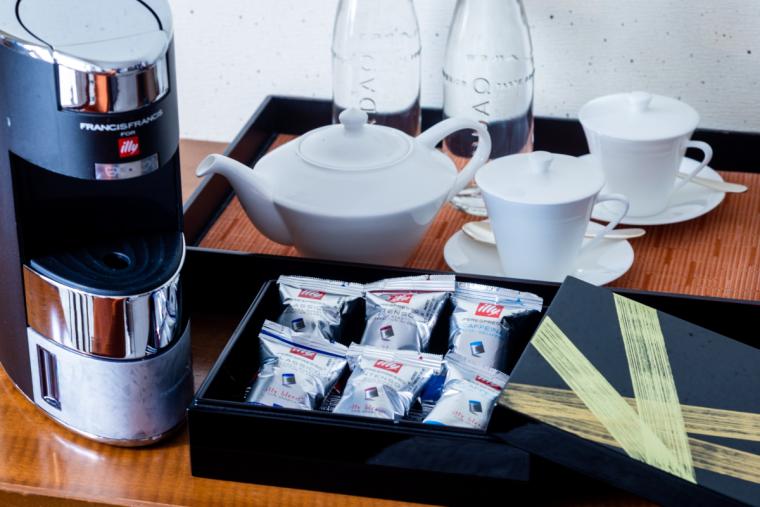 コーヒーはイタリアの老舗エスプレッソブランド「illy（イリー）」