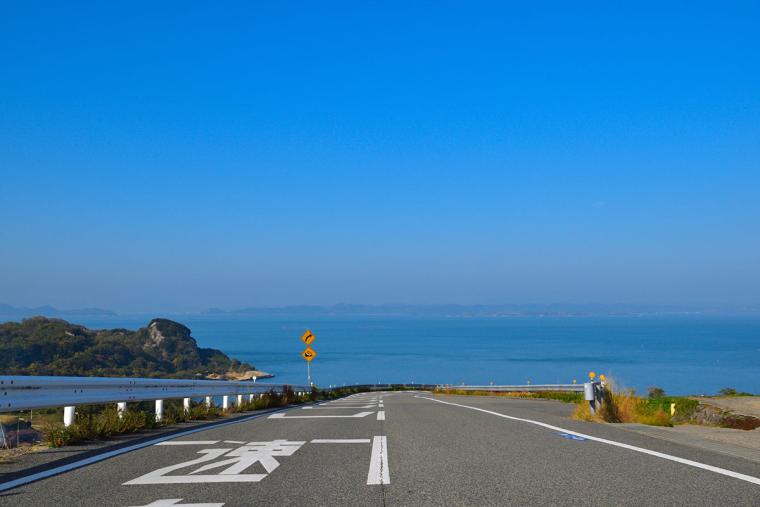 豊島 海へ飛び込む道