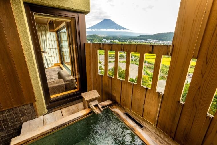 ホテル鐘山苑