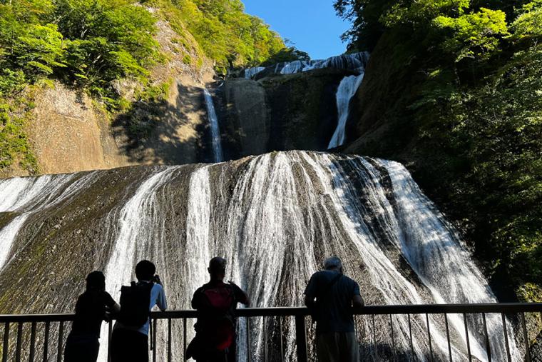 その壮大さに驚き！「袋田の滝」
