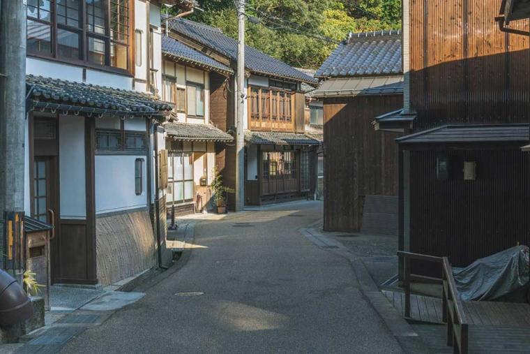 新しい発見を求めてまち歩きを楽しみましょう