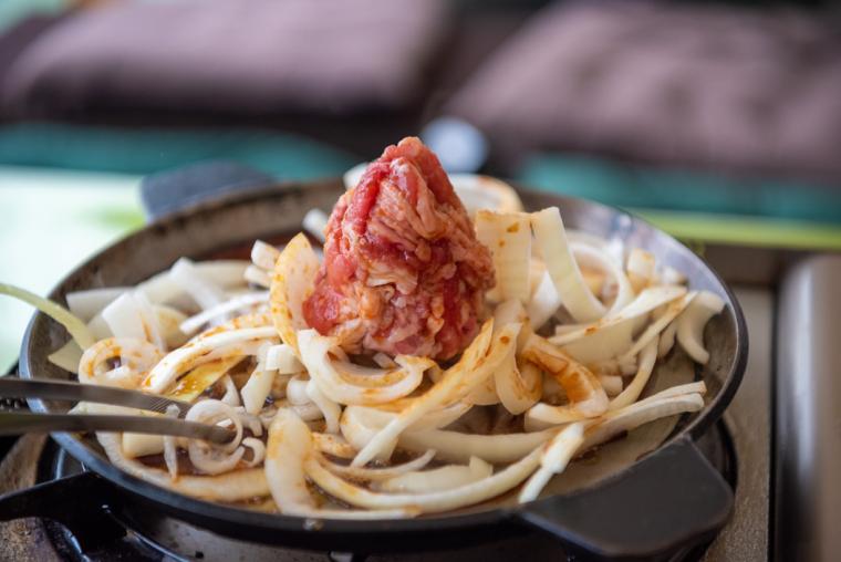 司バラ焼き大衆食堂