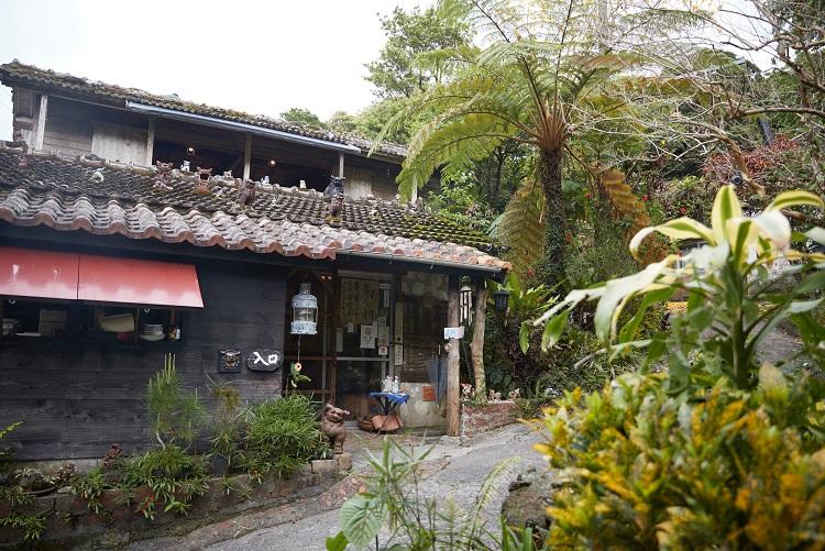 やちむん喫茶シーサー園