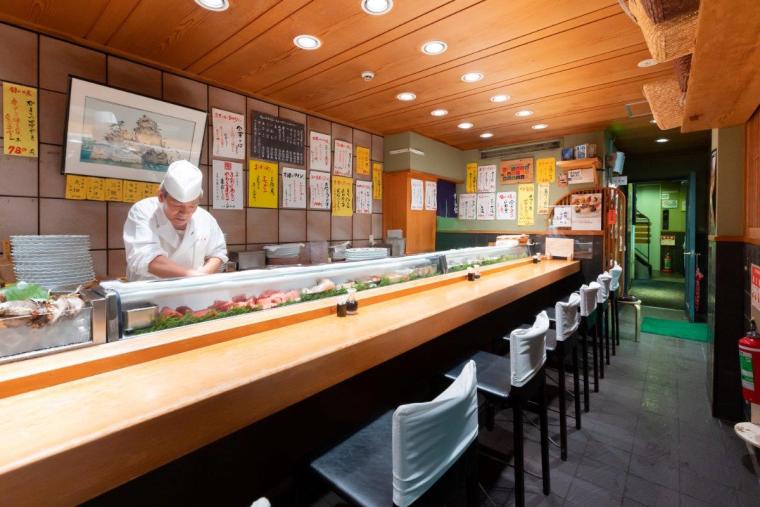 塩竃すし哲 本店