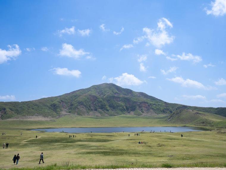 草千里ヶ浜正面