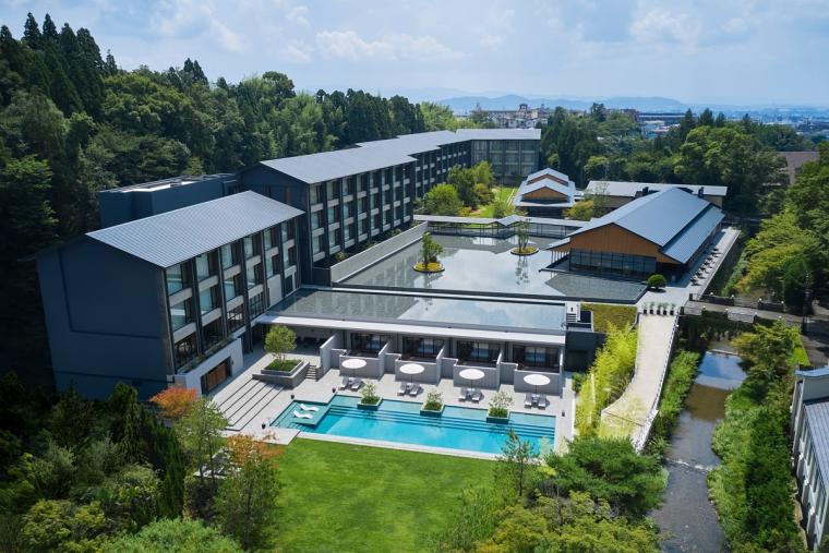 ＲＯＫＵ　ＫＹＯＴＯ，　ＬＸＲ　Ｈｏｔｅｌｓ　＆　Ｒｅｓｏｒｔｓ　屋外プール