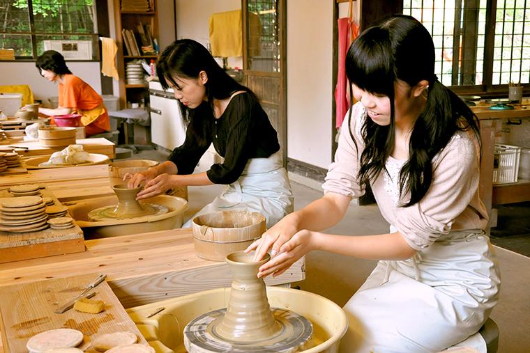 &nbsp;加賀伝統工芸村 ゆのくにの森