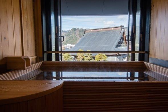 八ツ三館