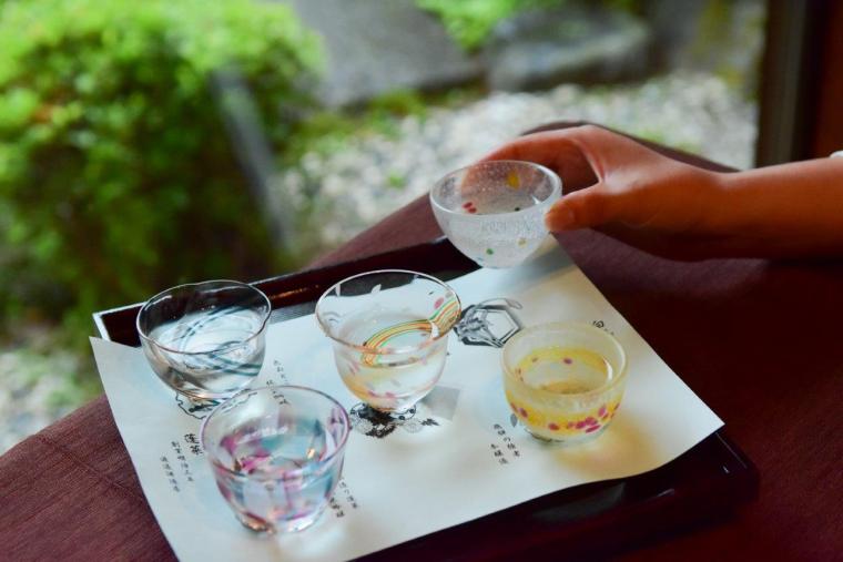 八ツ三館
