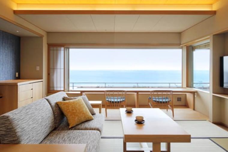 鴨川館