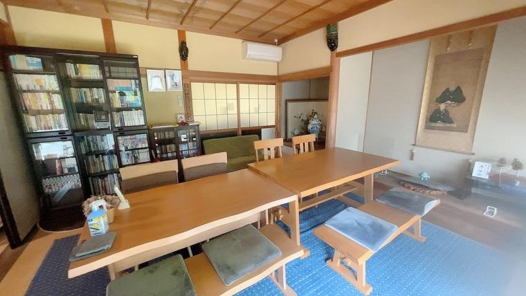 世界でココだけ?!お寺の本堂で深夜BARが開かれる！面白過ぎる宿坊体験