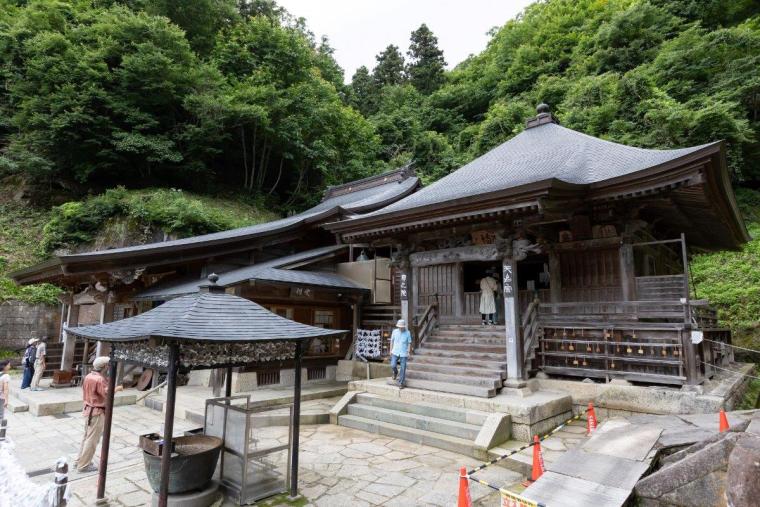 奥の院