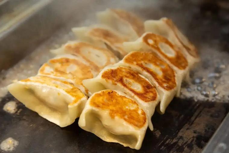 あご出汁餃子 から揚げ さんじ 並木坂店