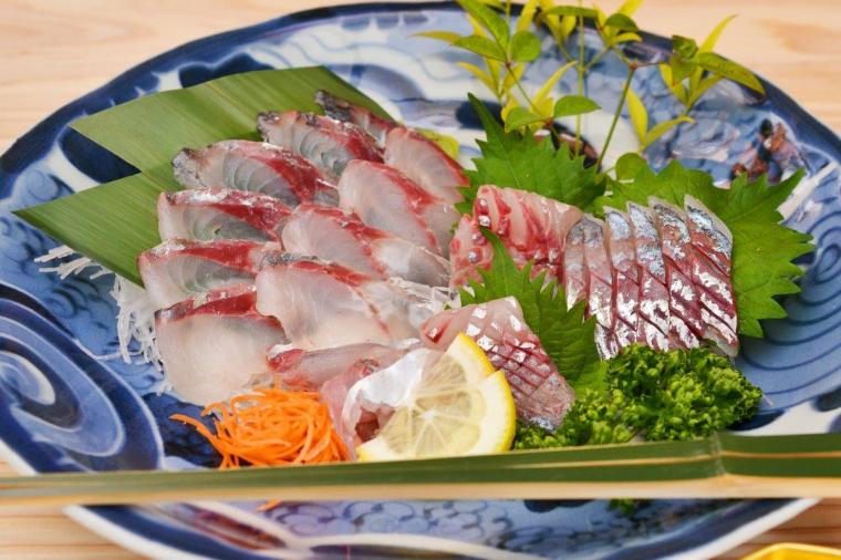 関あじ