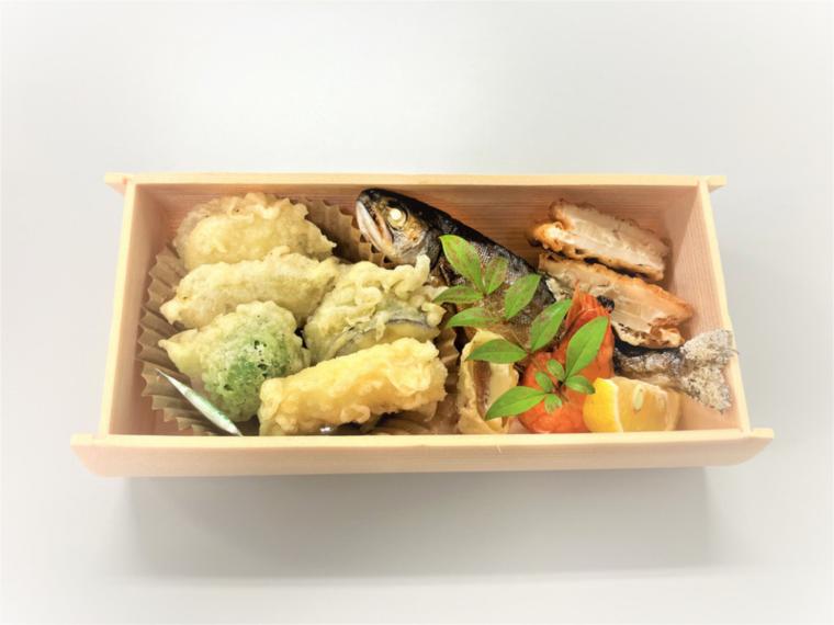 「近江の地酒電車」プレミアム運行限定お弁当