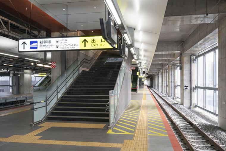 北陸新幹線 敦賀駅 特急サンダーバード乗り換えルート