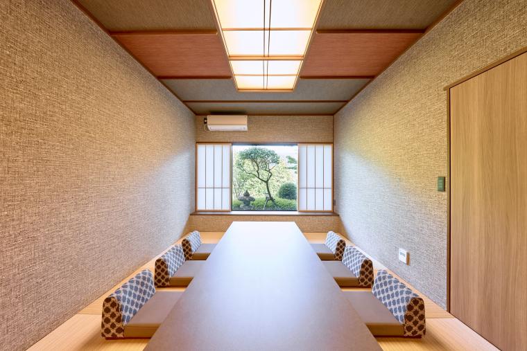 「料亭 向月」
