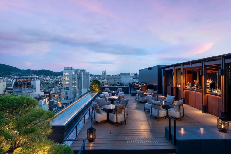 「ヒルトン京都」ルーフトップバー「CLOUD NEST ROOFTOP BAR」