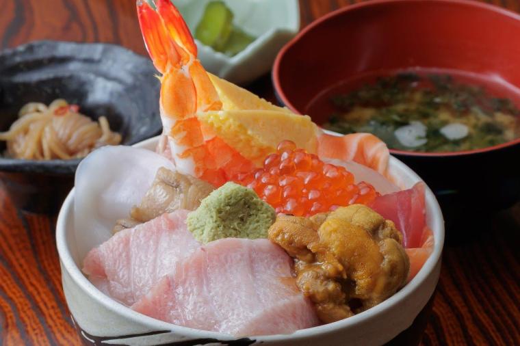 地酒と旬味 東家
